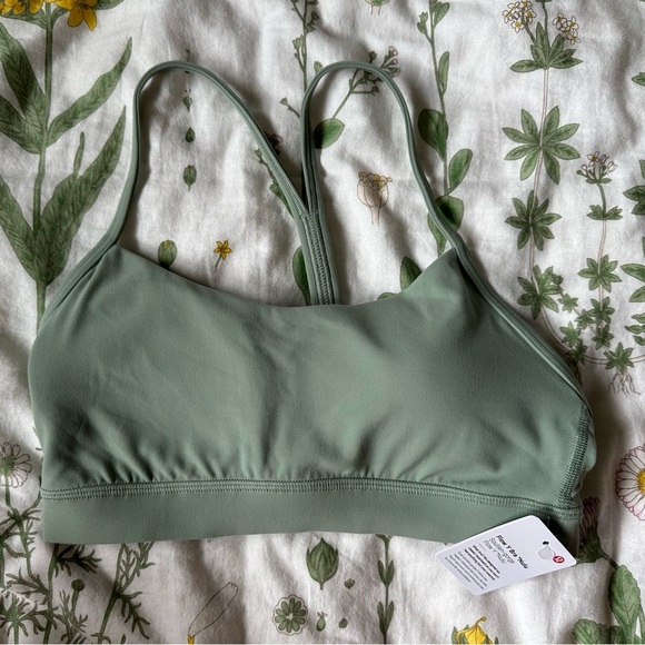 *SOLD* BNWT Flow Y Bra size 6 palm court lululemon - Picture 1 of 6